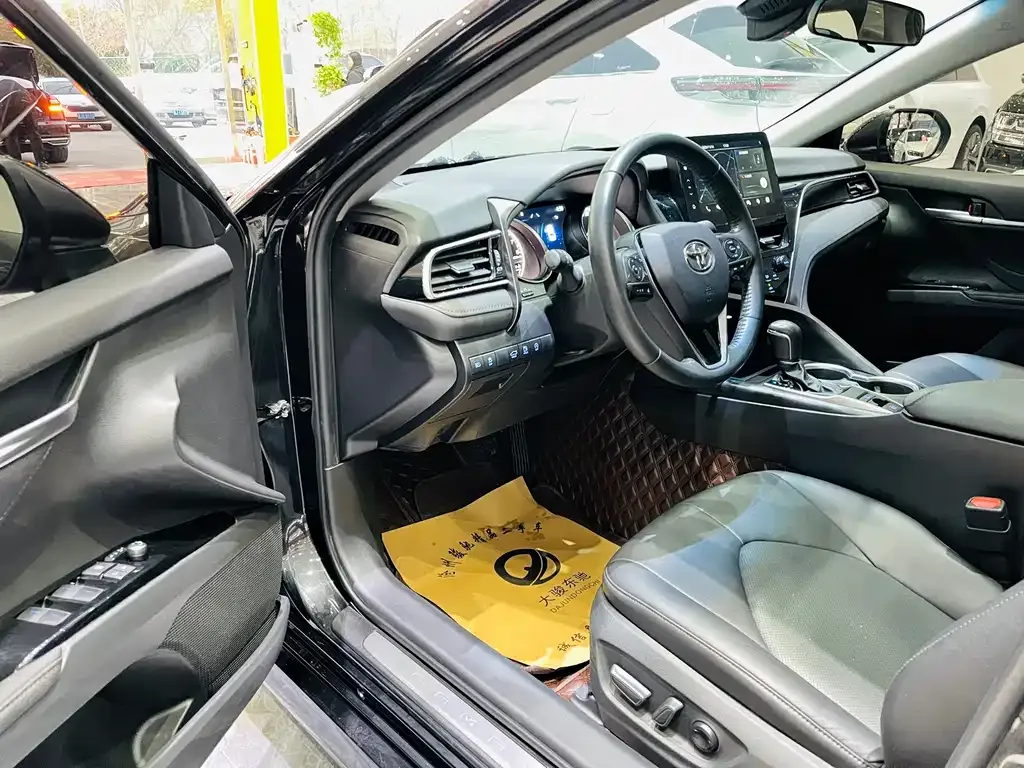 Toyota Camry 2023 из CN, фото 4