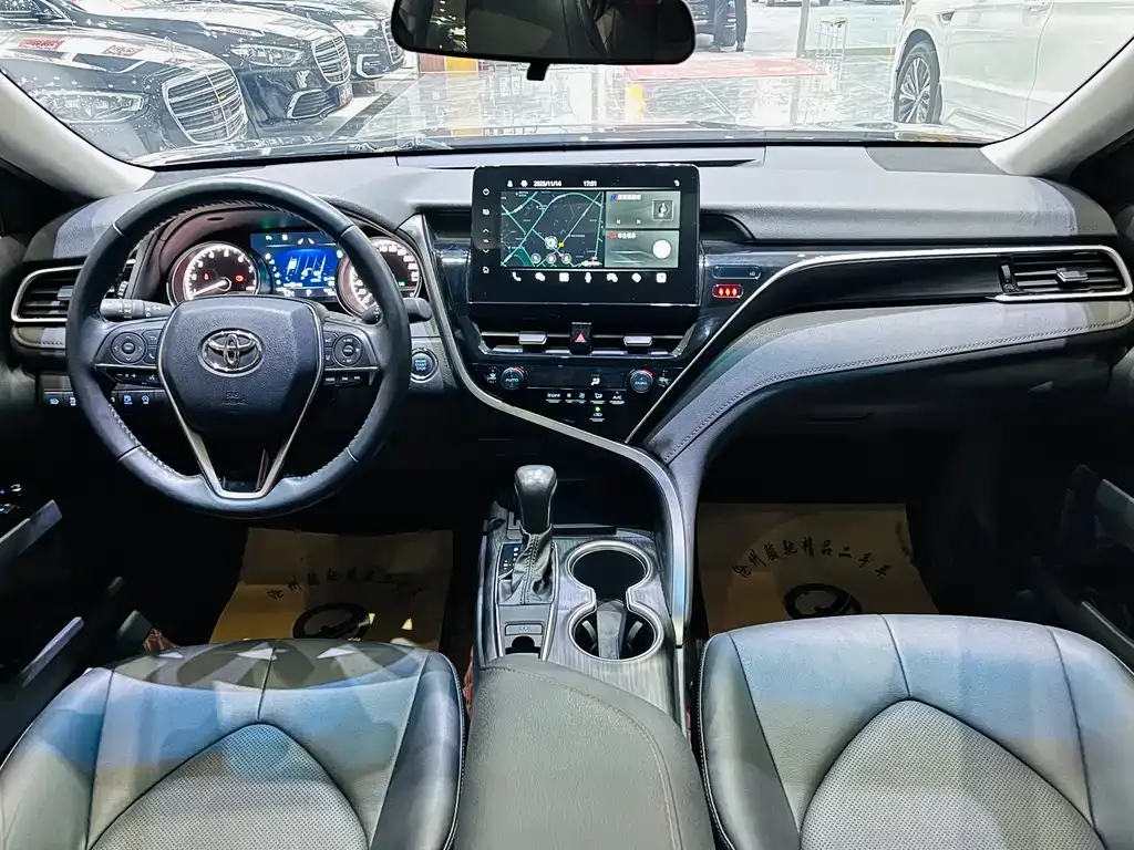 Toyota Camry 2023 из CN, фото 5