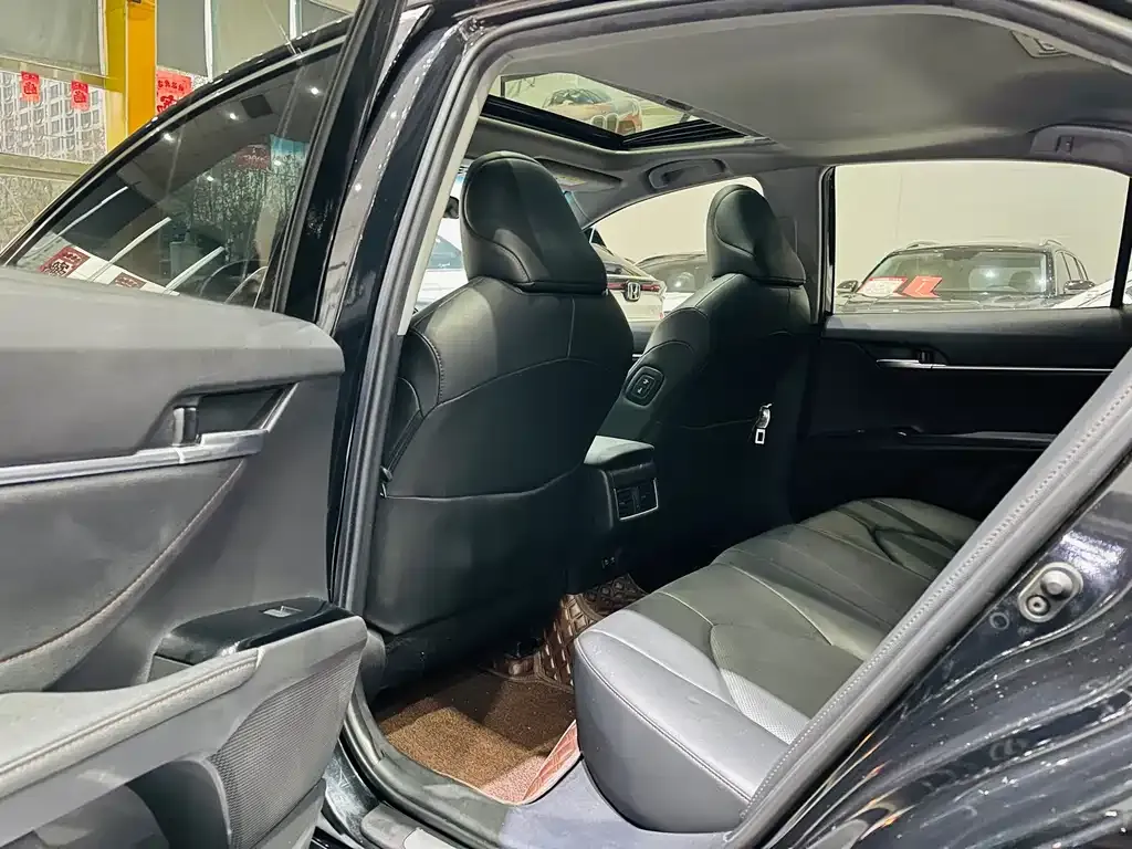 Toyota Camry 2023 из CN, фото 6