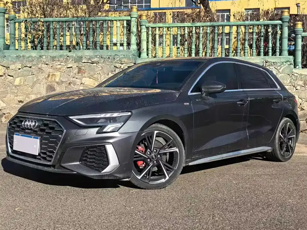 Audi A3 2023 из CN, фото 1