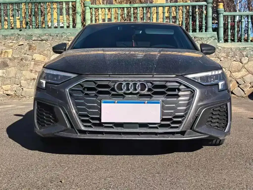 Audi A3 2023 из CN, фото 2