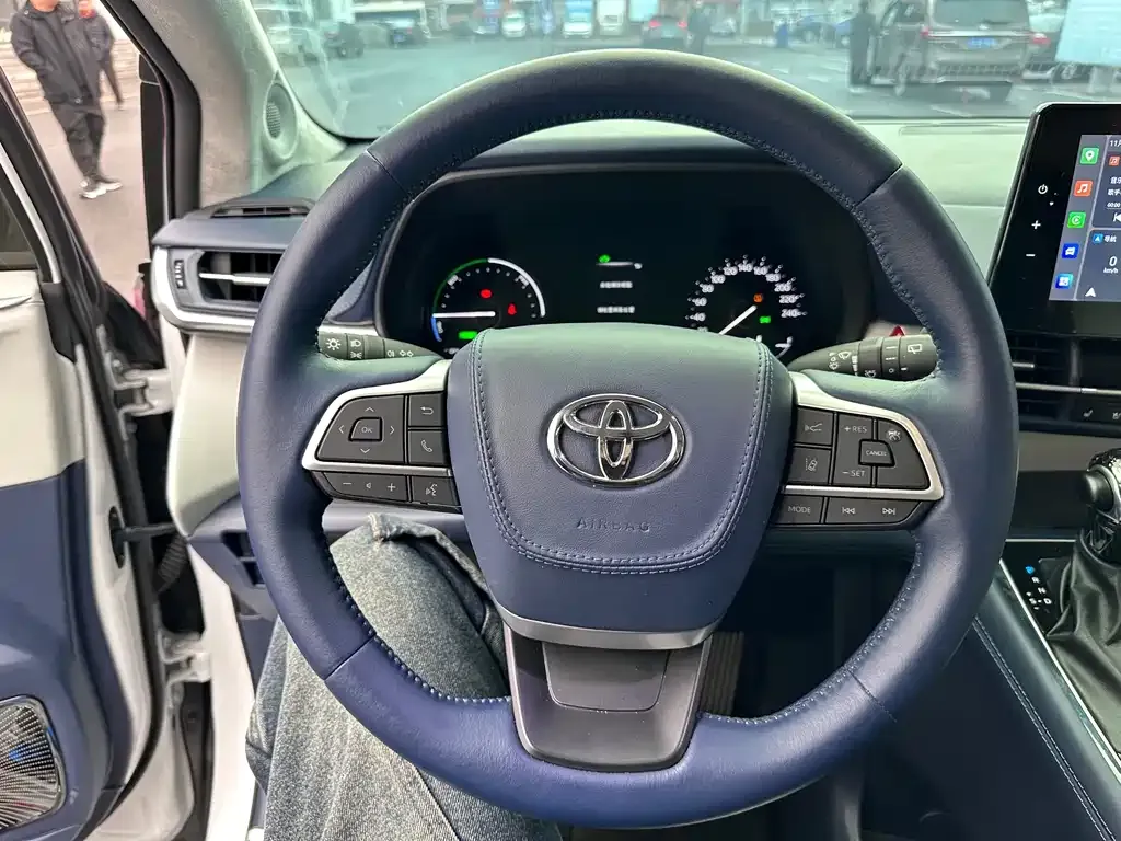 Toyota Granvia 2024 из CN, фото 10