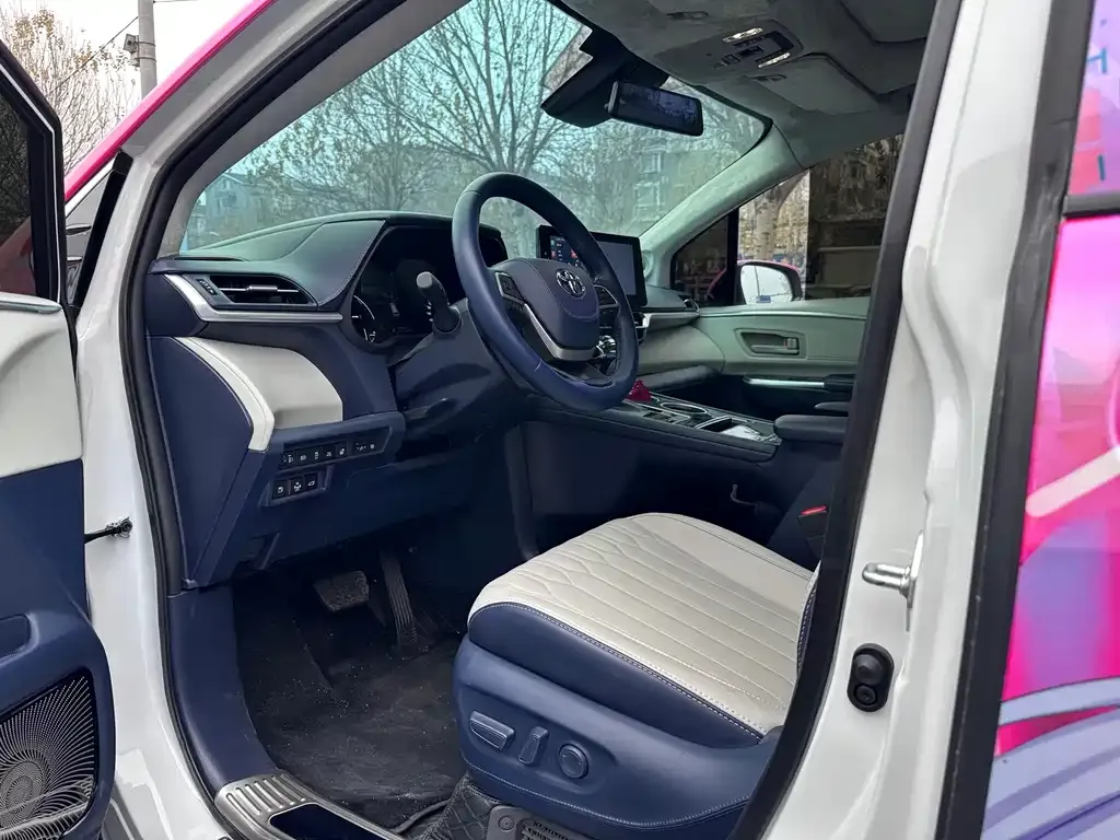 Toyota Granvia 2024 из CN, фото 4