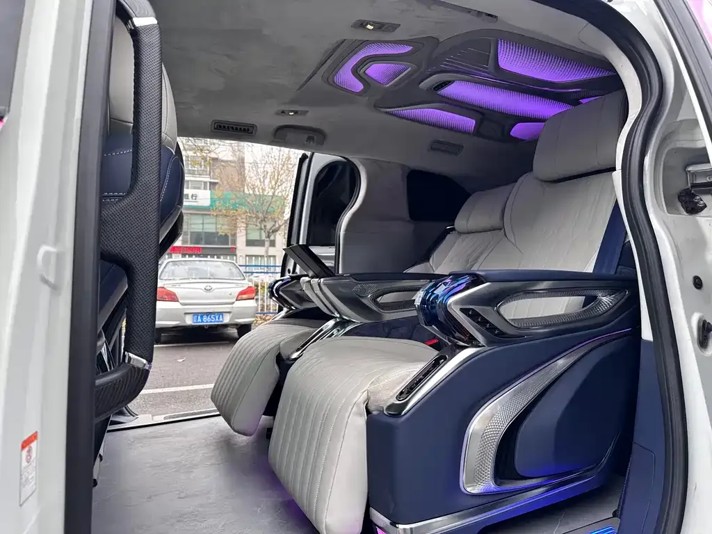Toyota Granvia 2024 из CN, фото 6