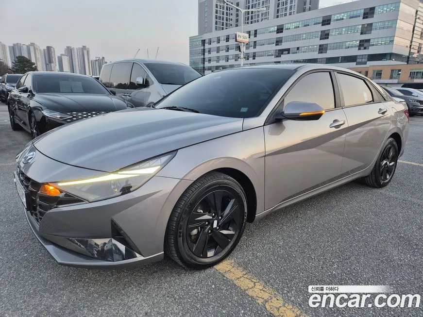 Hyundai AVANTE 2023 из KR, фото 3