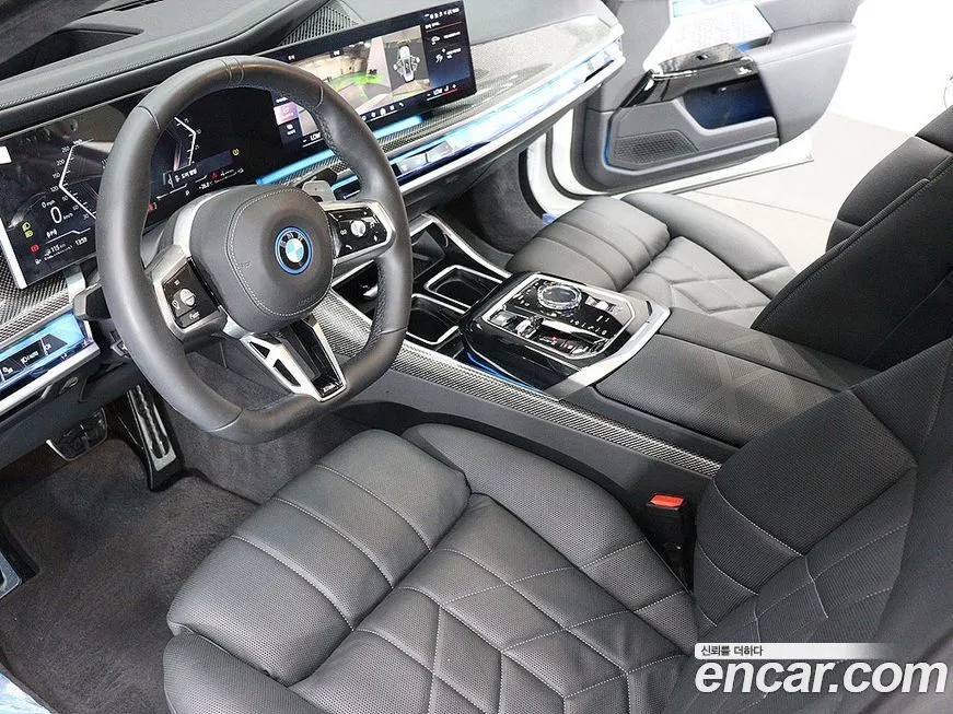 BMW 7-Series — фото 10