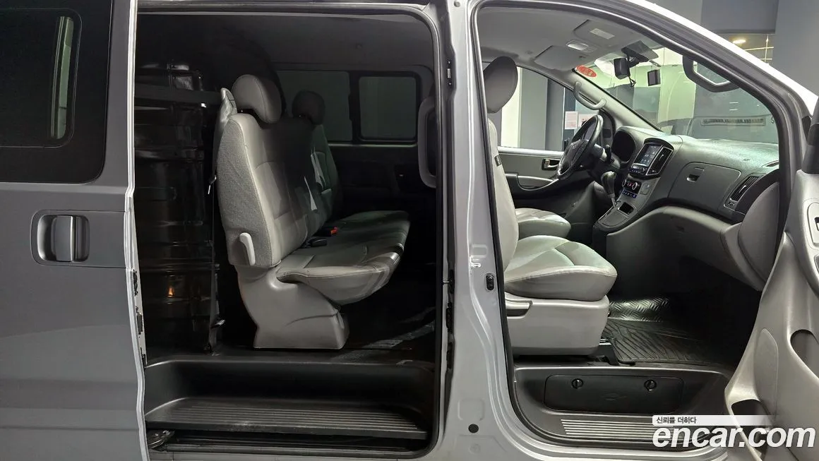 Hyundai Starex — фото 10