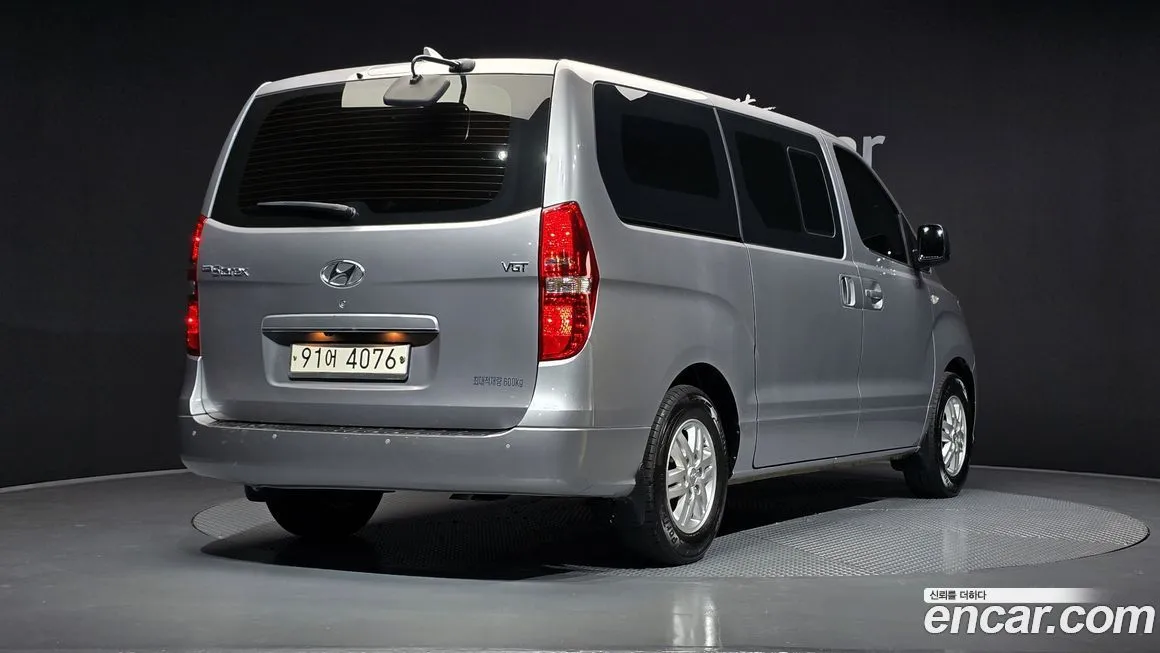 Hyundai Starex — фото 2
