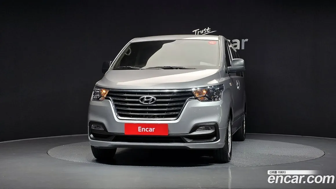 Hyundai Starex — фото 3