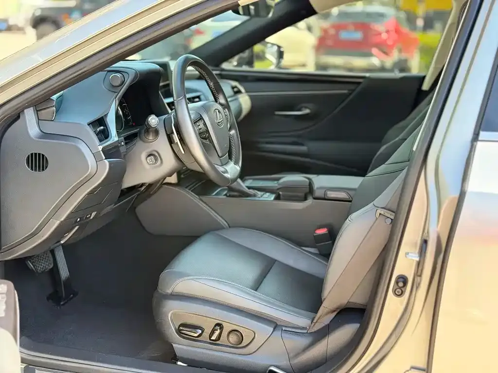 Lexus ES 2021 из CN, фото 5