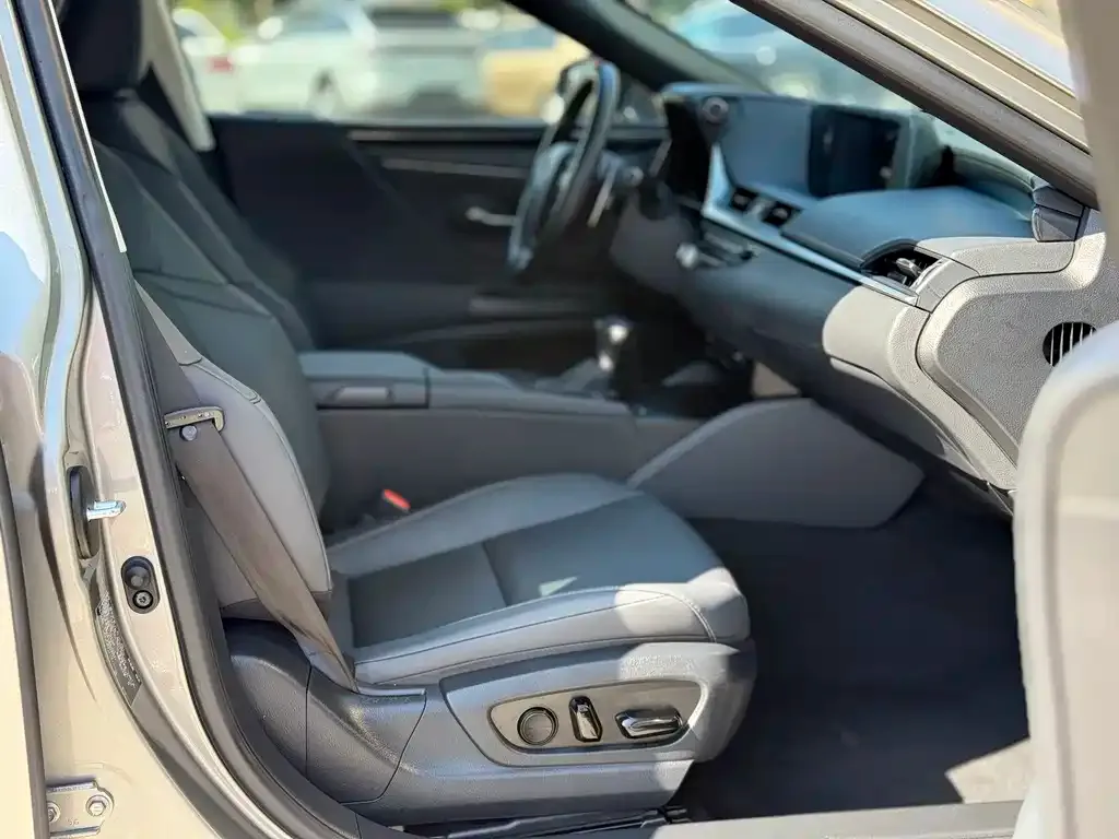 Lexus ES 2021 из CN, фото 8