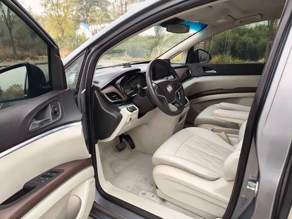 Buick GL8 2022 из CN, фото 9