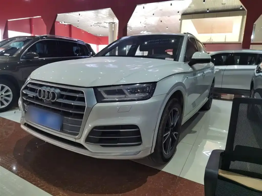 Audi Q5L 2021 из CN, фото 2