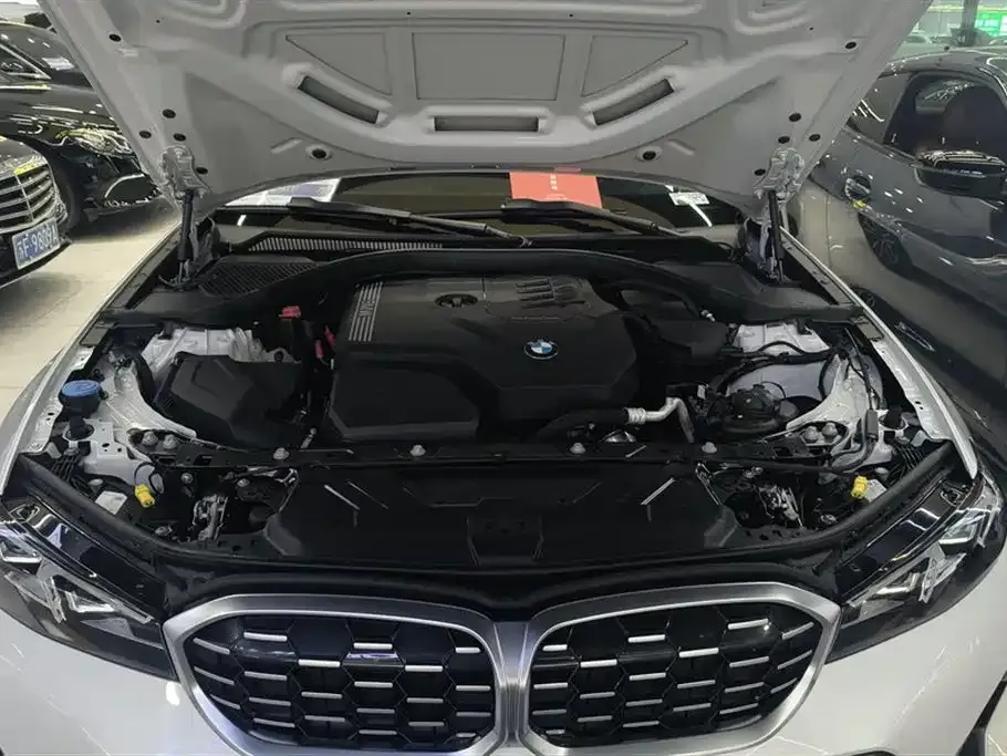 BMW 3 Series 2023 из CN, фото 10