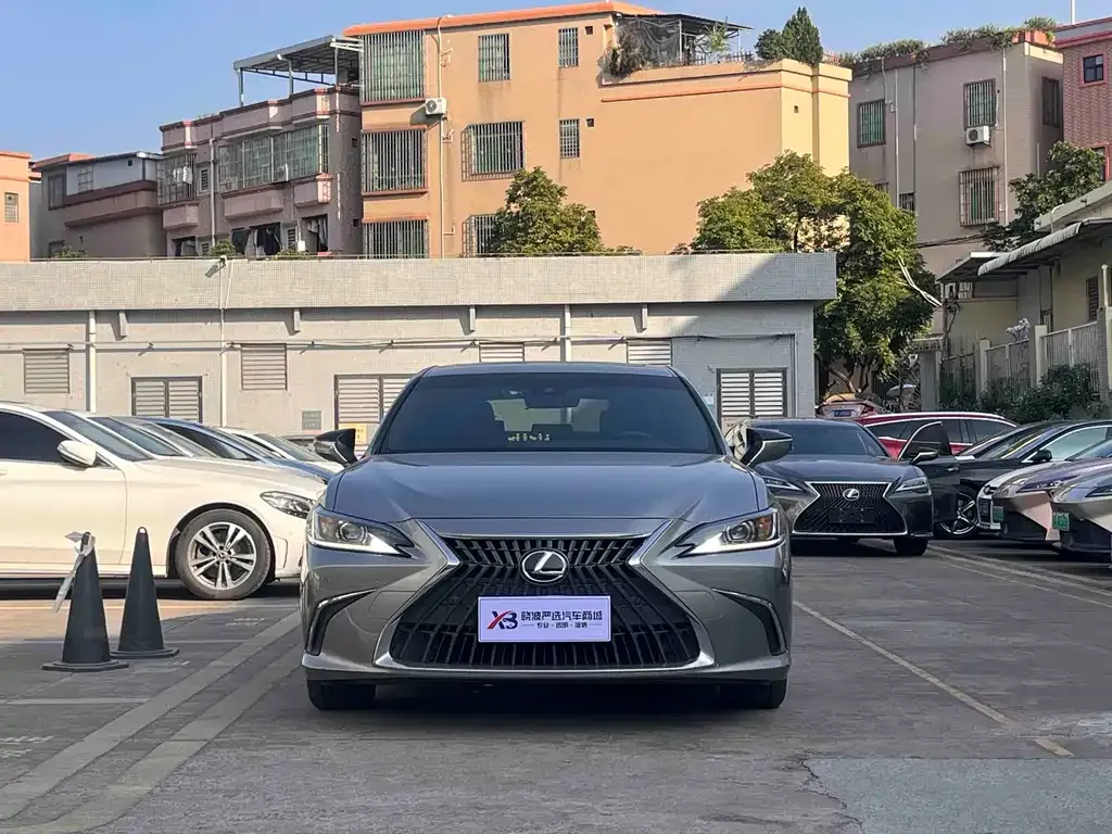 Lexus ES 2024 из CN, фото 2