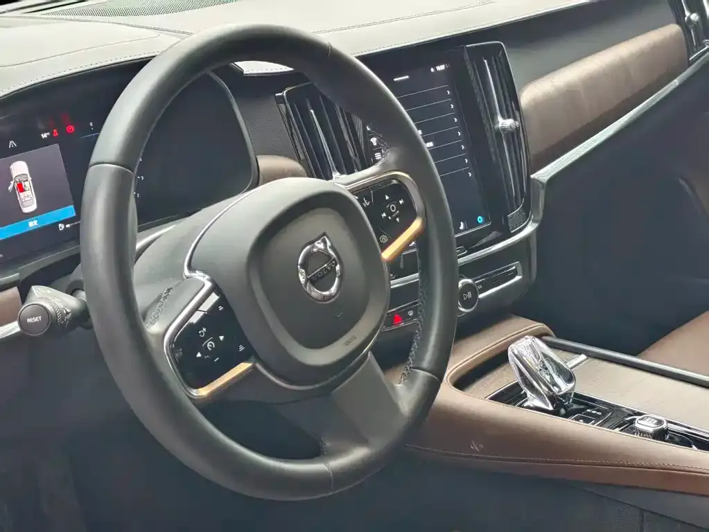 Volvo S90 2025 из CN, фото 10