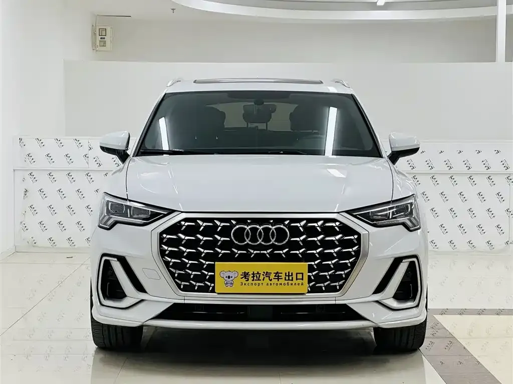 Audi Q3 2023 из CN, фото 2