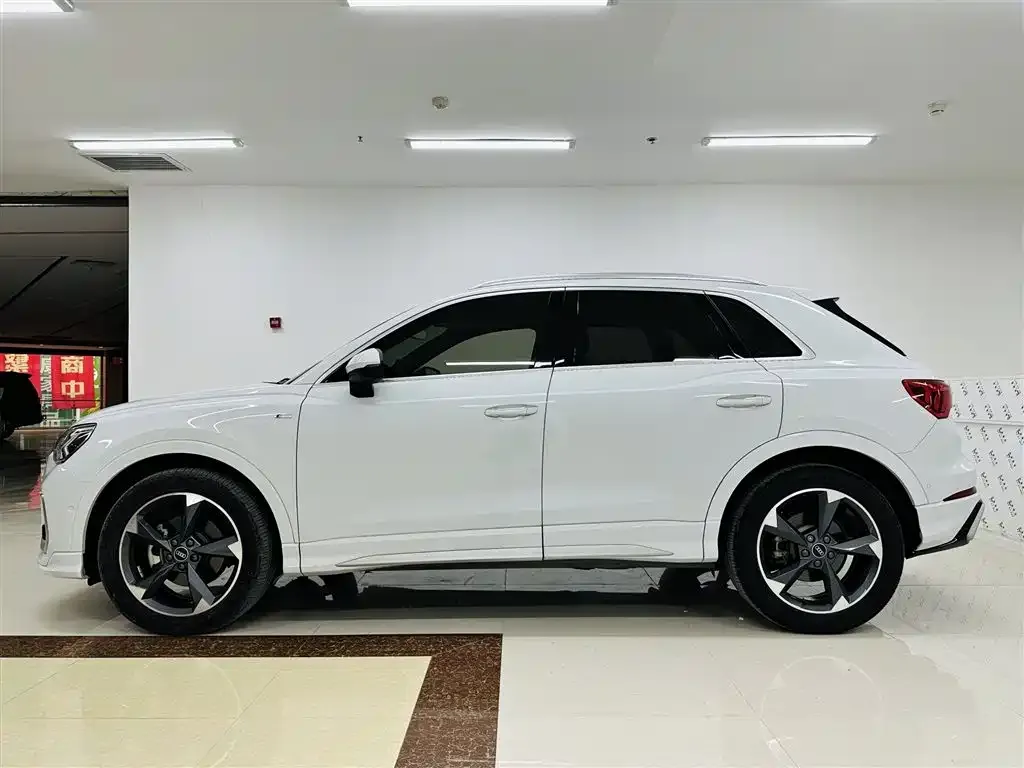 Audi Q3 2023 из CN, фото 5