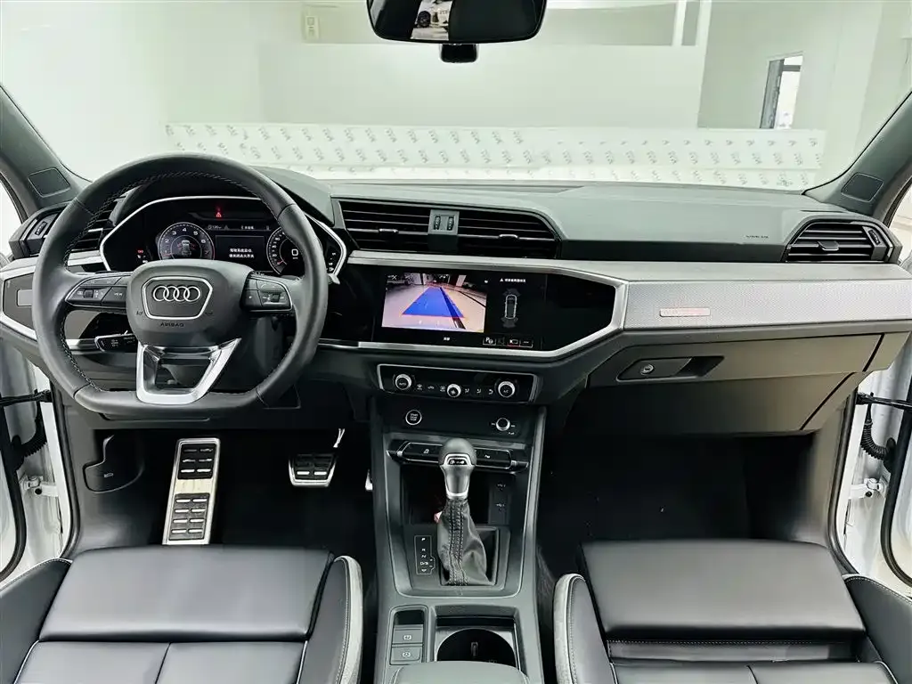 Audi Q3 2023 из CN, фото 8