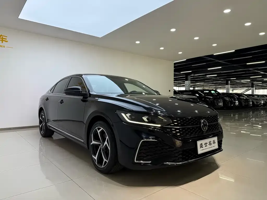 Volkswagen Passat 2023 из CN, фото 3