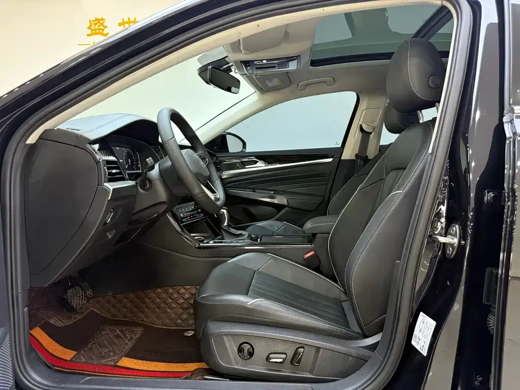 Volkswagen Passat 2023 из CN, фото 4