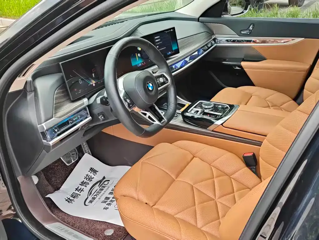 BMW 7 Series 2023 из CN, фото 4