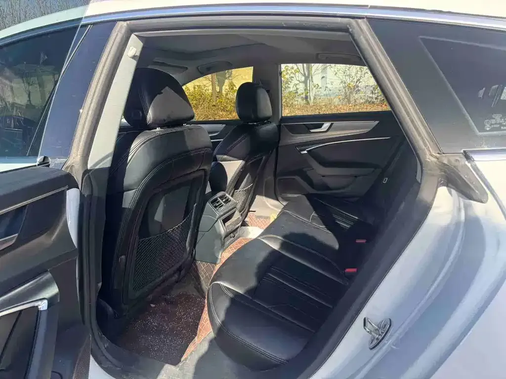 Audi A7 2021 из CN, фото 4