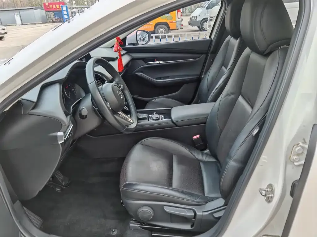 Mazda 3 Axela 2021 из CN, фото 4