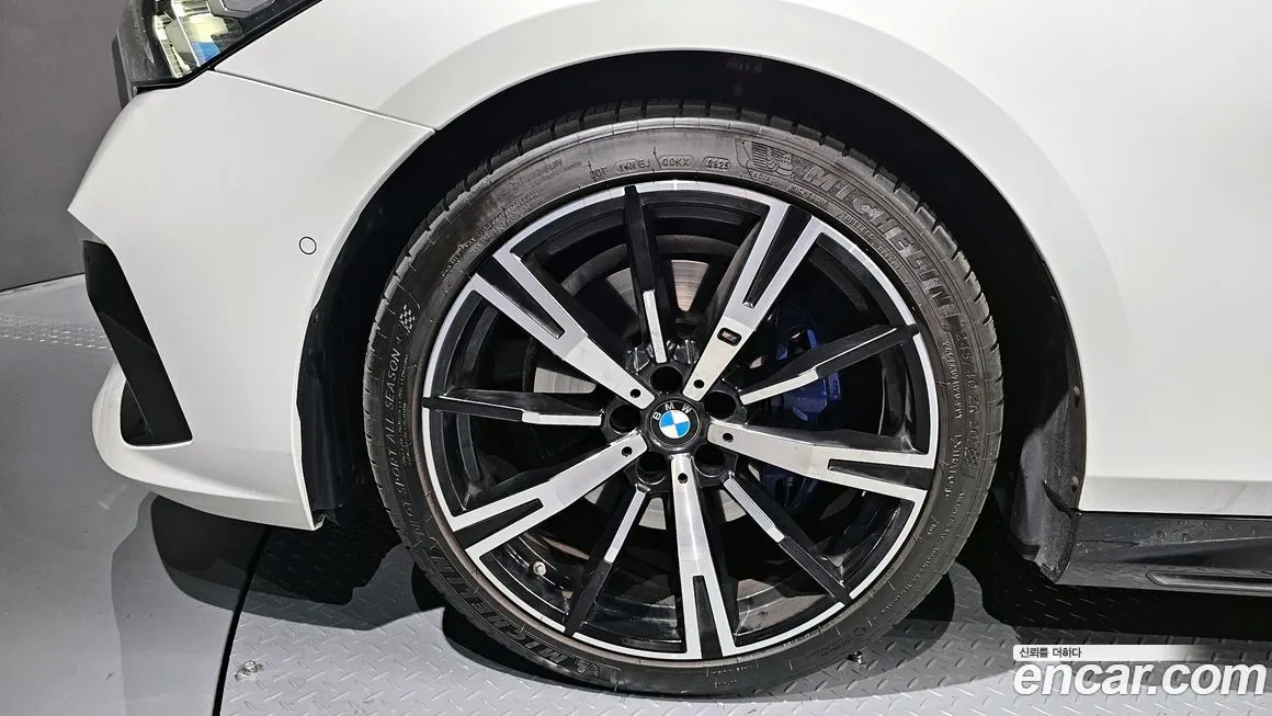 BMW 5-Series 2024 из KR, фото 5