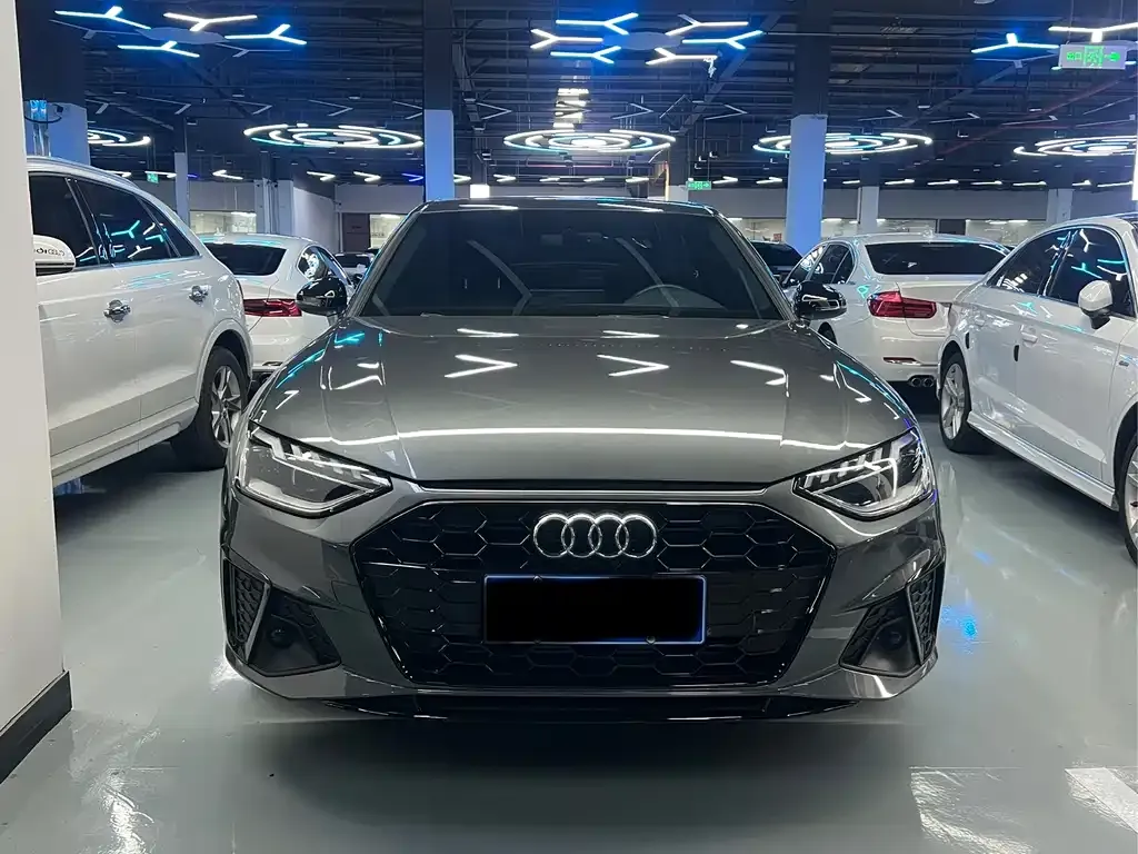 Audi A4L 2023 из CN, фото 2