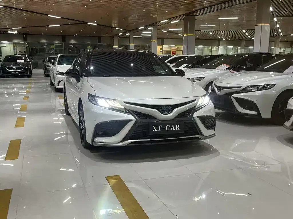 Toyota Camry 2022 из CN, фото 2