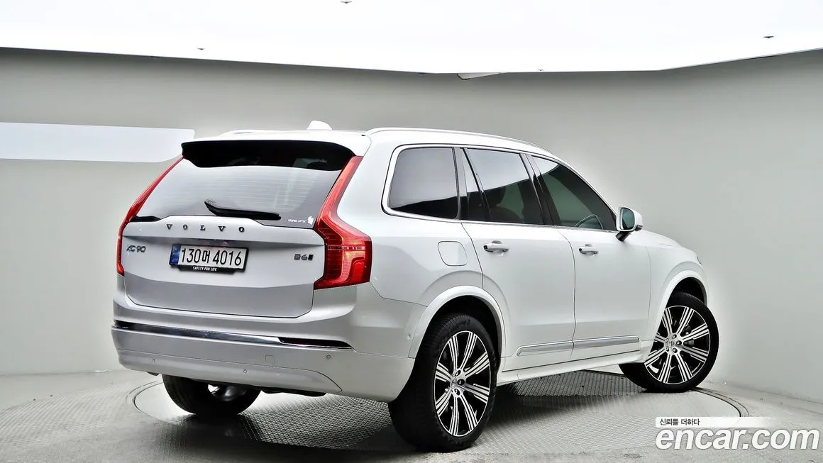 Volvo XC90 2023 из KR, фото 2