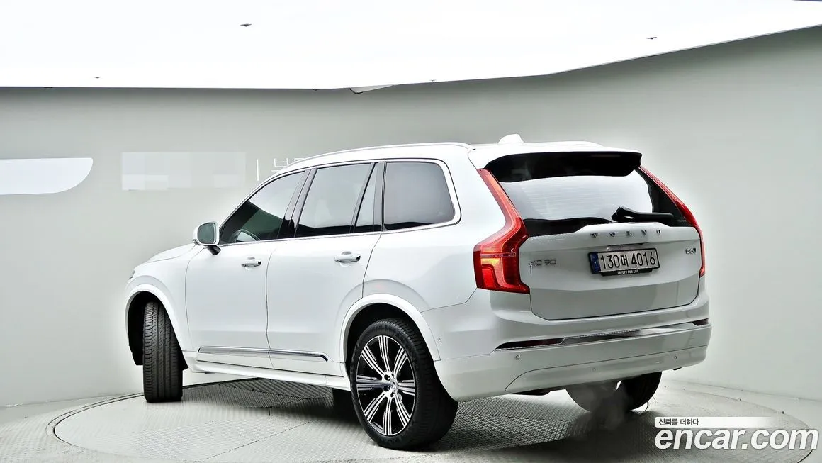 Volvo XC90 2023 из KR, фото 4