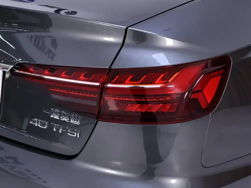 Audi A4L 2022 из CN, фото 9