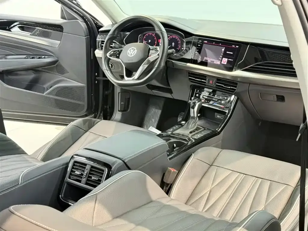 Volkswagen Passat 2022 из CN, фото 4