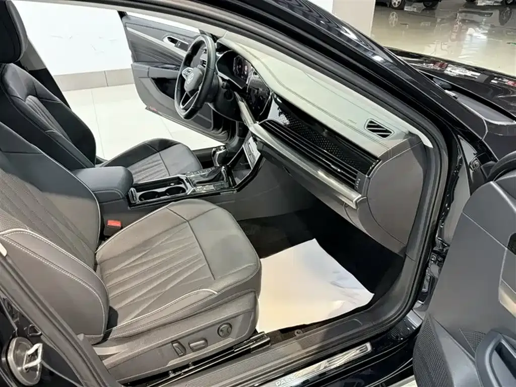 Volkswagen Passat 2022 из CN, фото 5