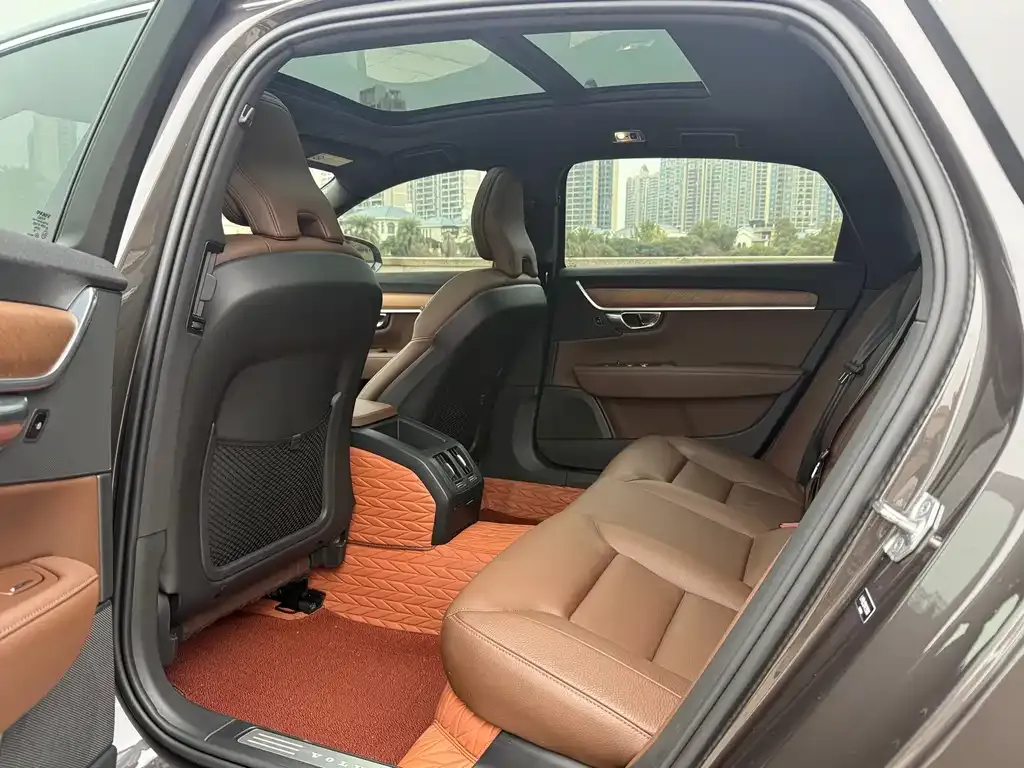 Volvo S90 2021 из CN, фото 4