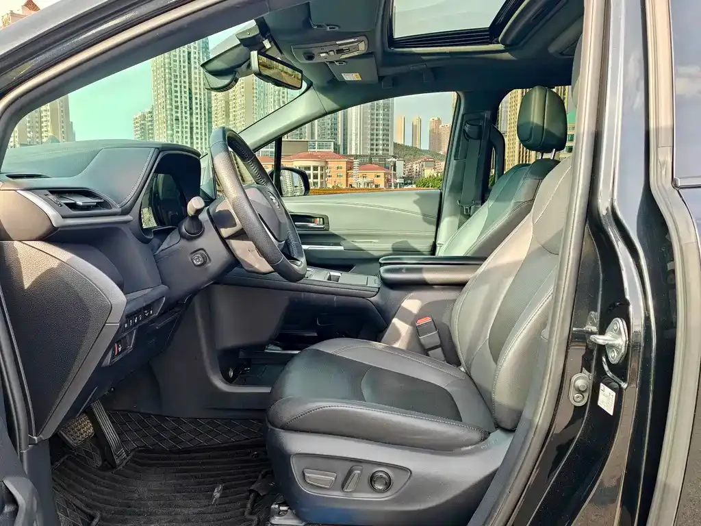 Toyota Granvia 2024 из CN, фото 6
