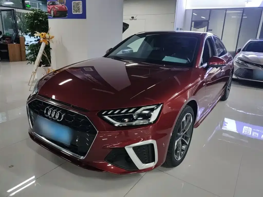 Audi A4L 2022 из CN, фото 1