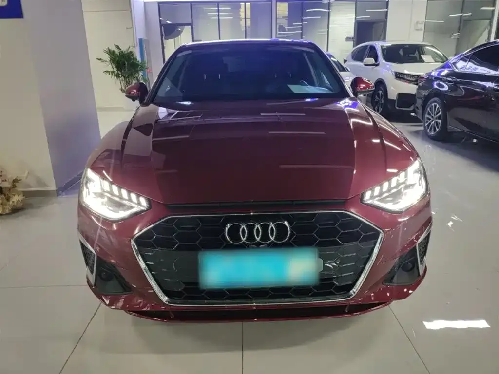 Audi A4L 2022 из CN, фото 3