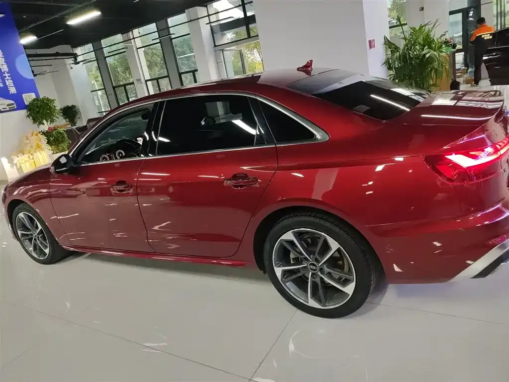 Audi A4L 2022 из CN, фото 5