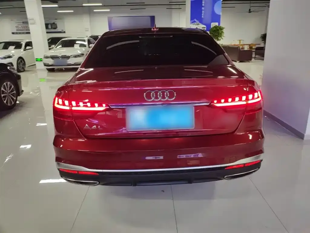 Audi A4L 2022 из CN, фото 6