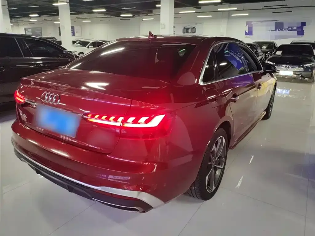 Audi A4L 2022 из CN, фото 7
