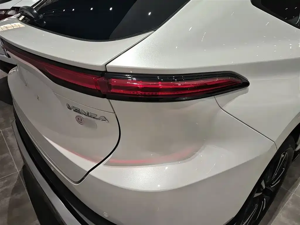 Toyota Venza 2024 из CN, фото 8