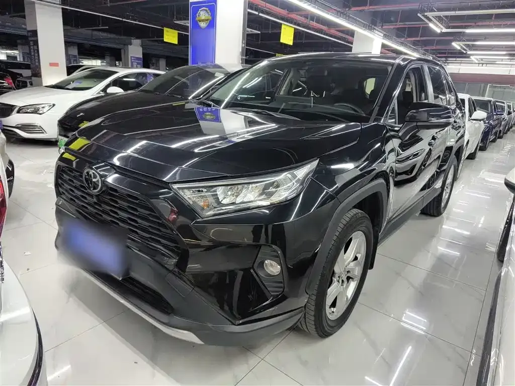 Toyota RAV4 — фото 3