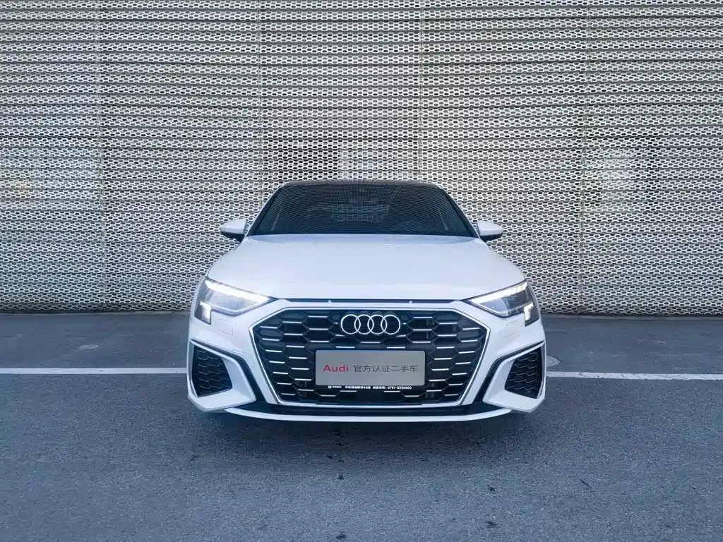 Audi A3 2023 из CN, фото 2