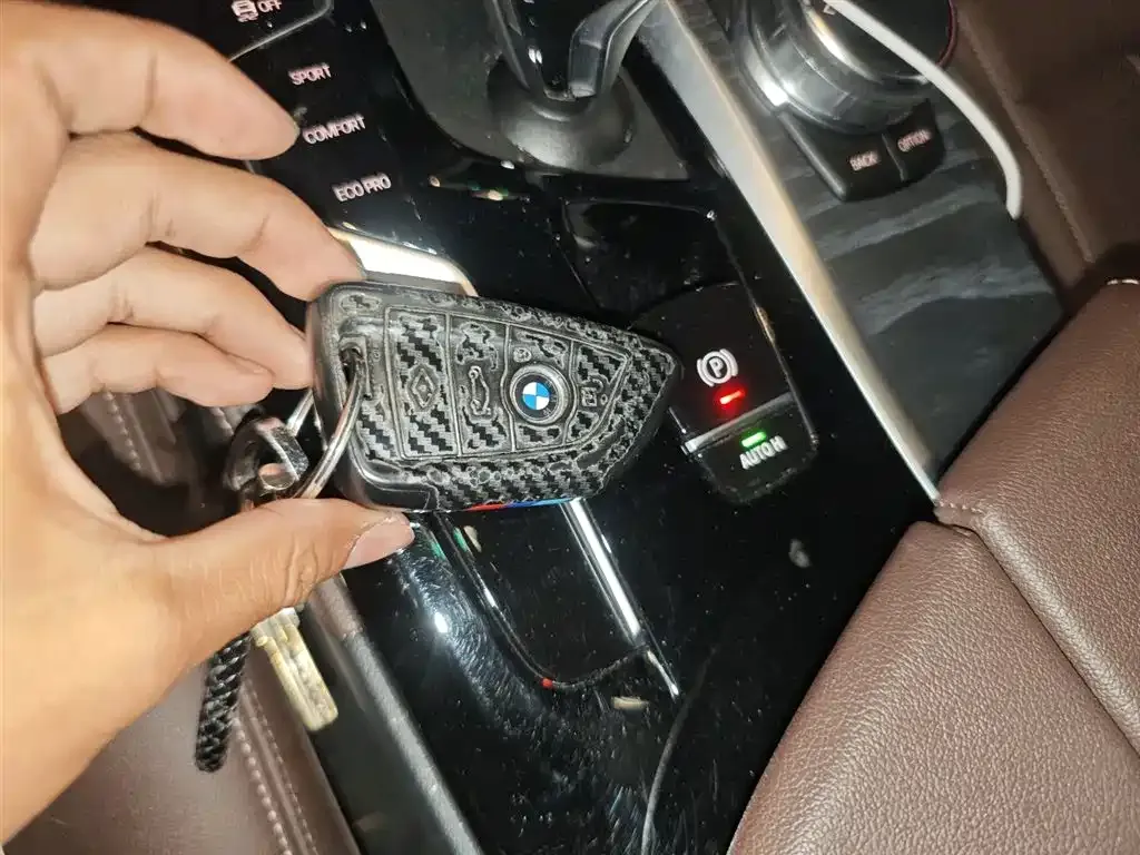 BMW 5 Series 2023 из CN, фото 10
