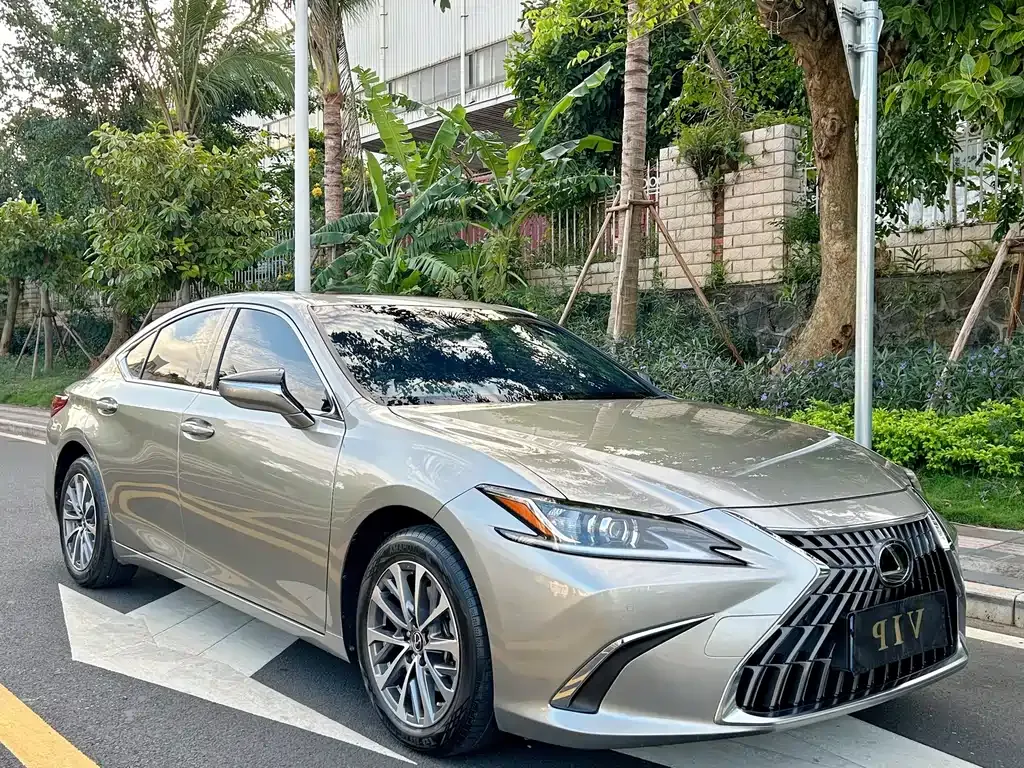 Lexus ES — фото 3