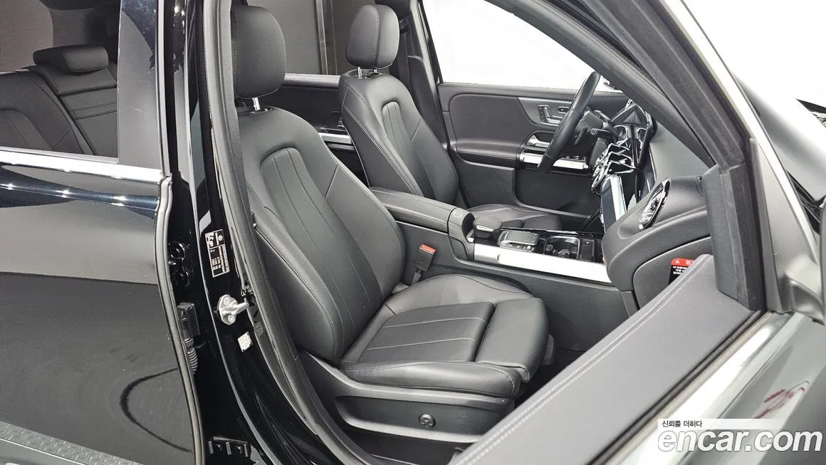 Mercedes-Benz GLB-Class — фото 10
