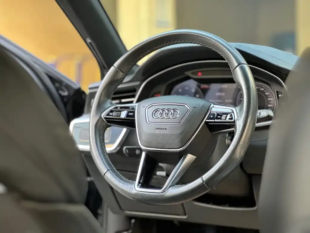 Audi A6L 2022 из CN, фото 6